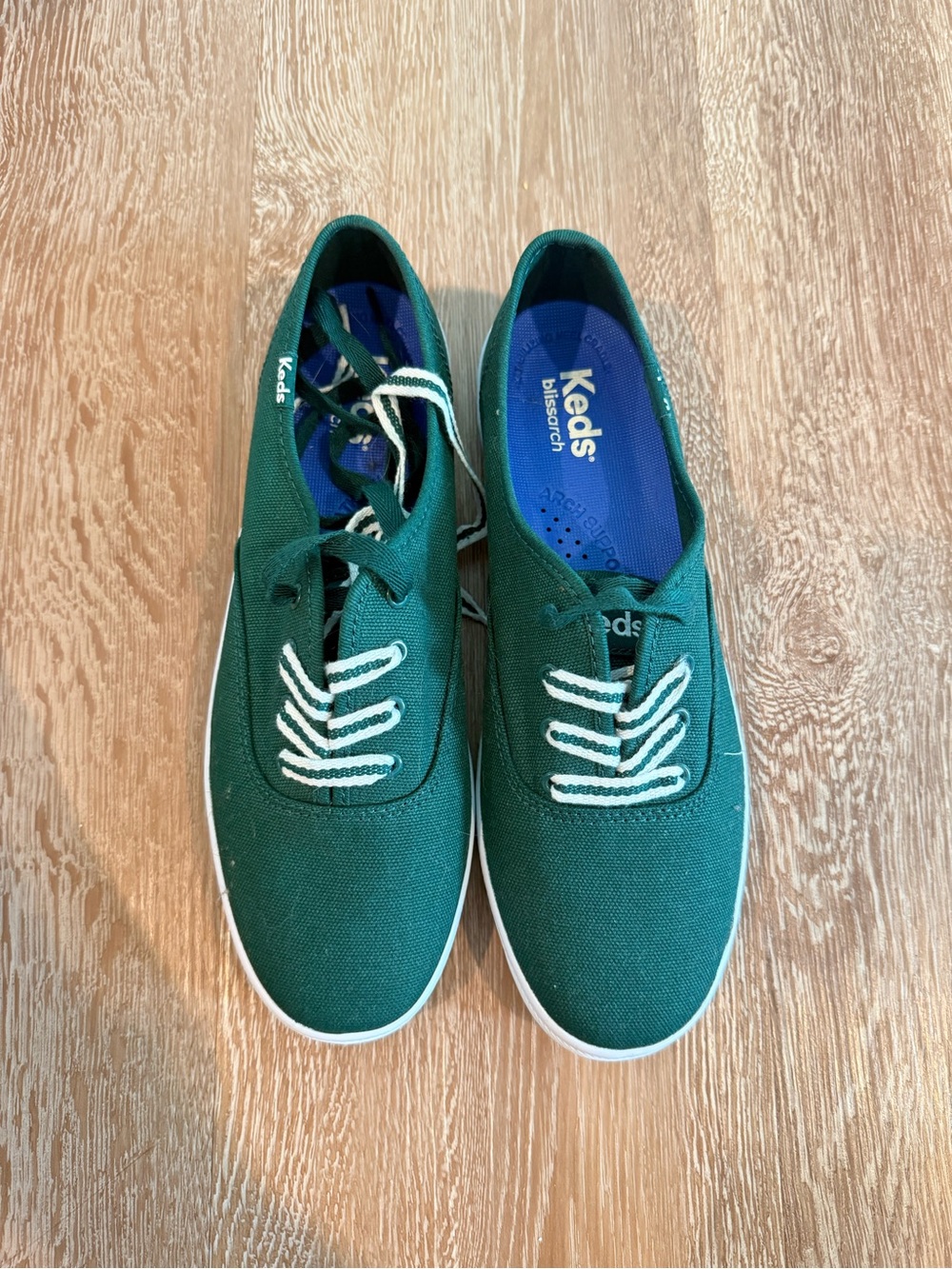 Keds champion originals sneakers green
Size 7